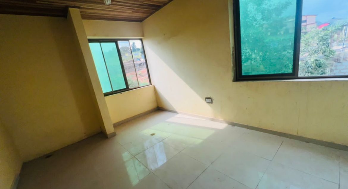 10 Bedroom House For Sale at Kwabenya Hills