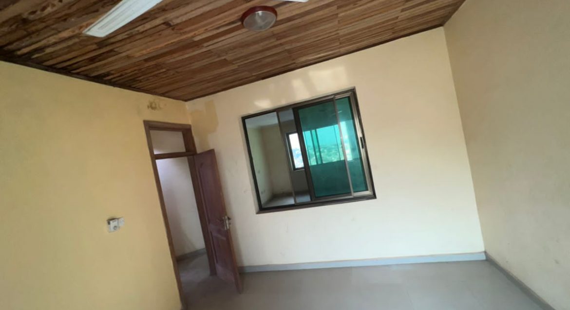 10 Bedroom House For Sale at Kwabenya Hills