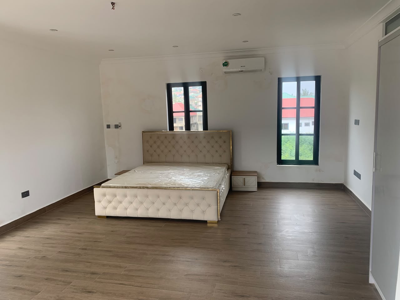 4 BEDROOM OCEAN VIEW HOUSE FOR SALE