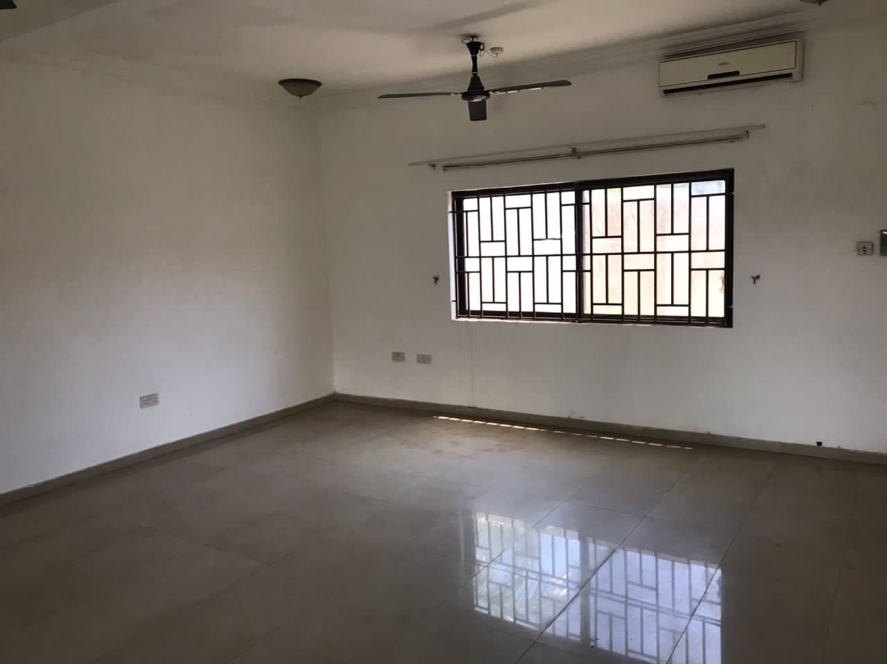 4 BEDROOM HOUSE FOR SALE (DEVTRACO)