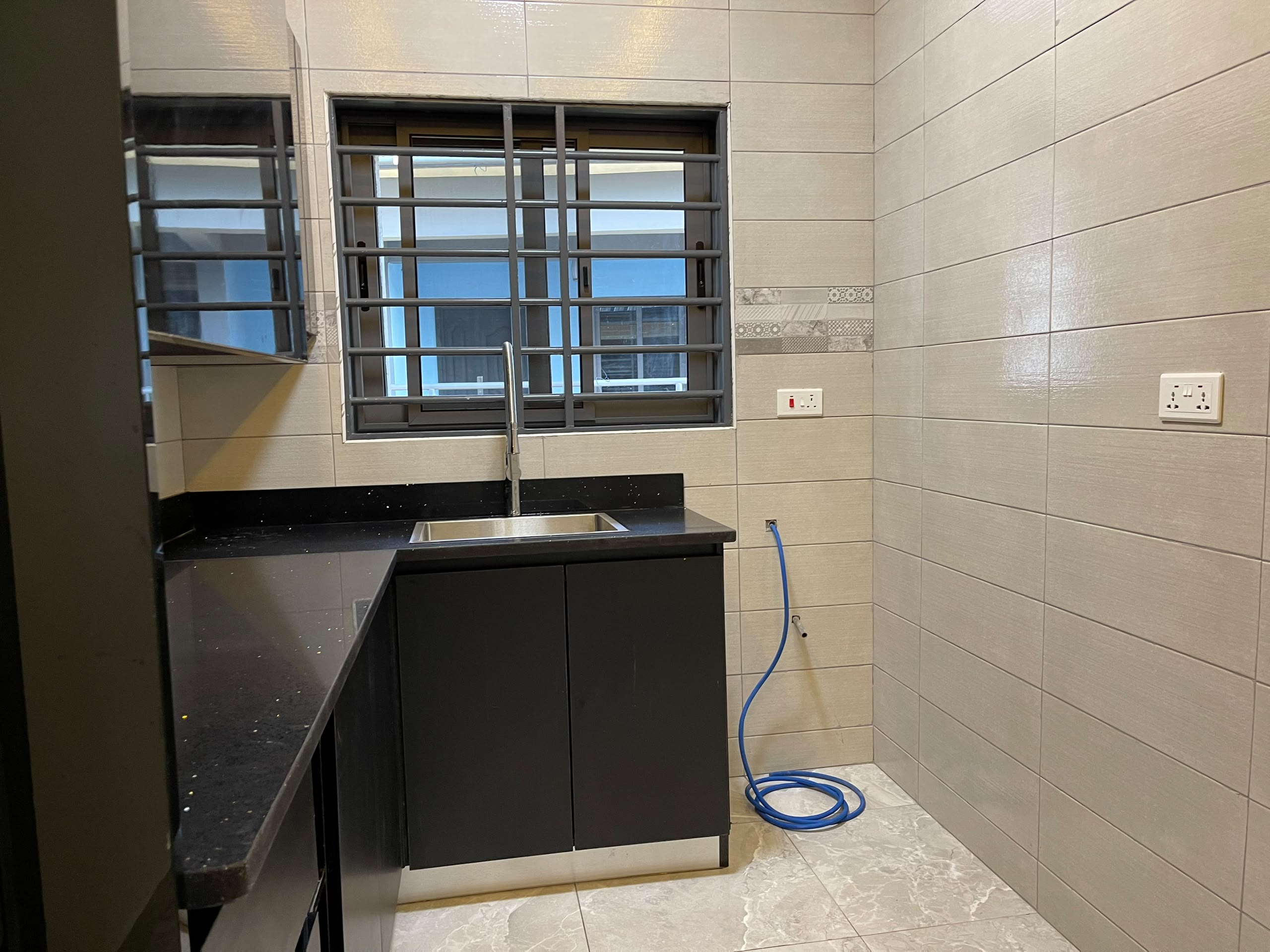 18 UNIT RESIDENTIAL APARTMENT