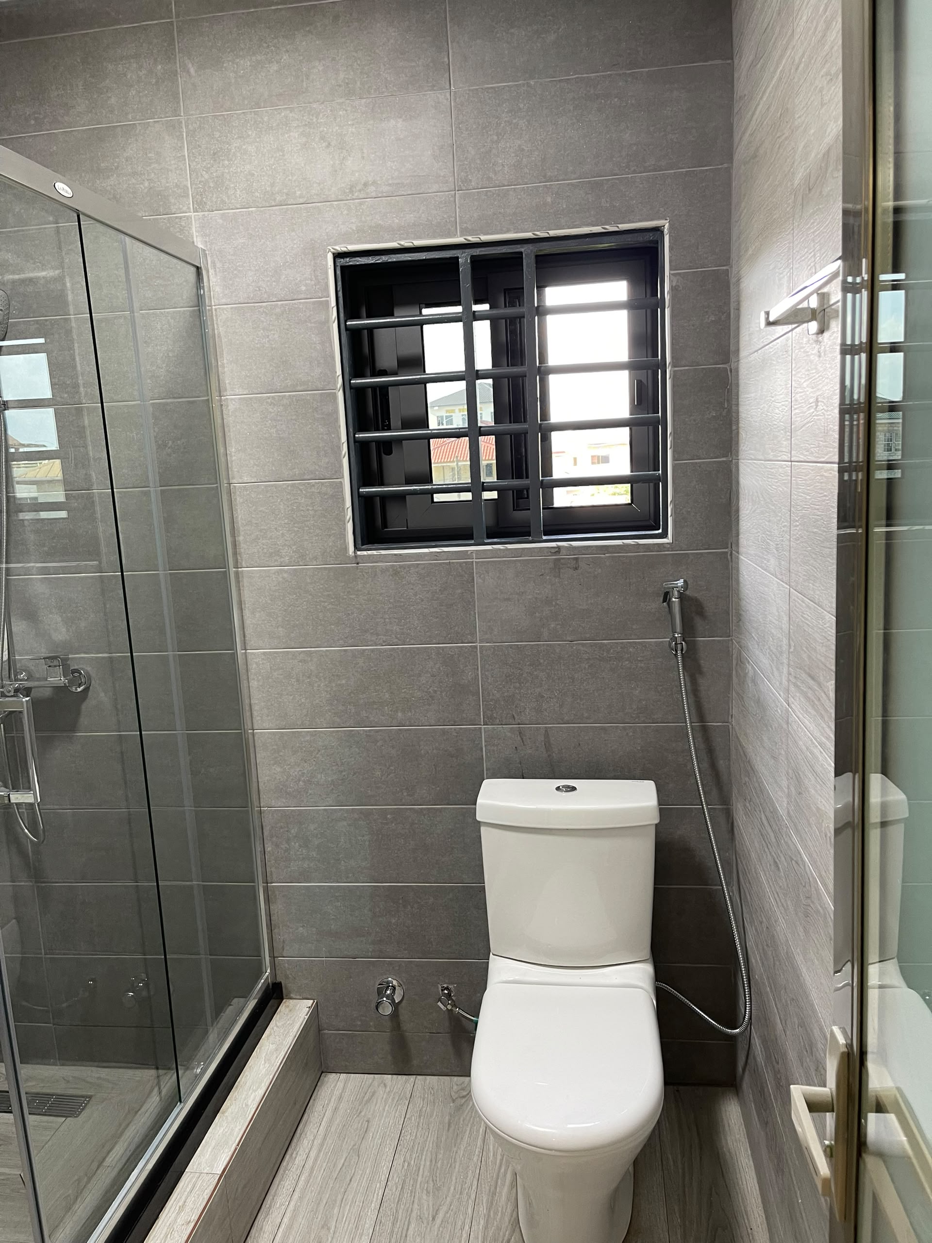 18 UNIT RESIDENTIAL APARTMENT