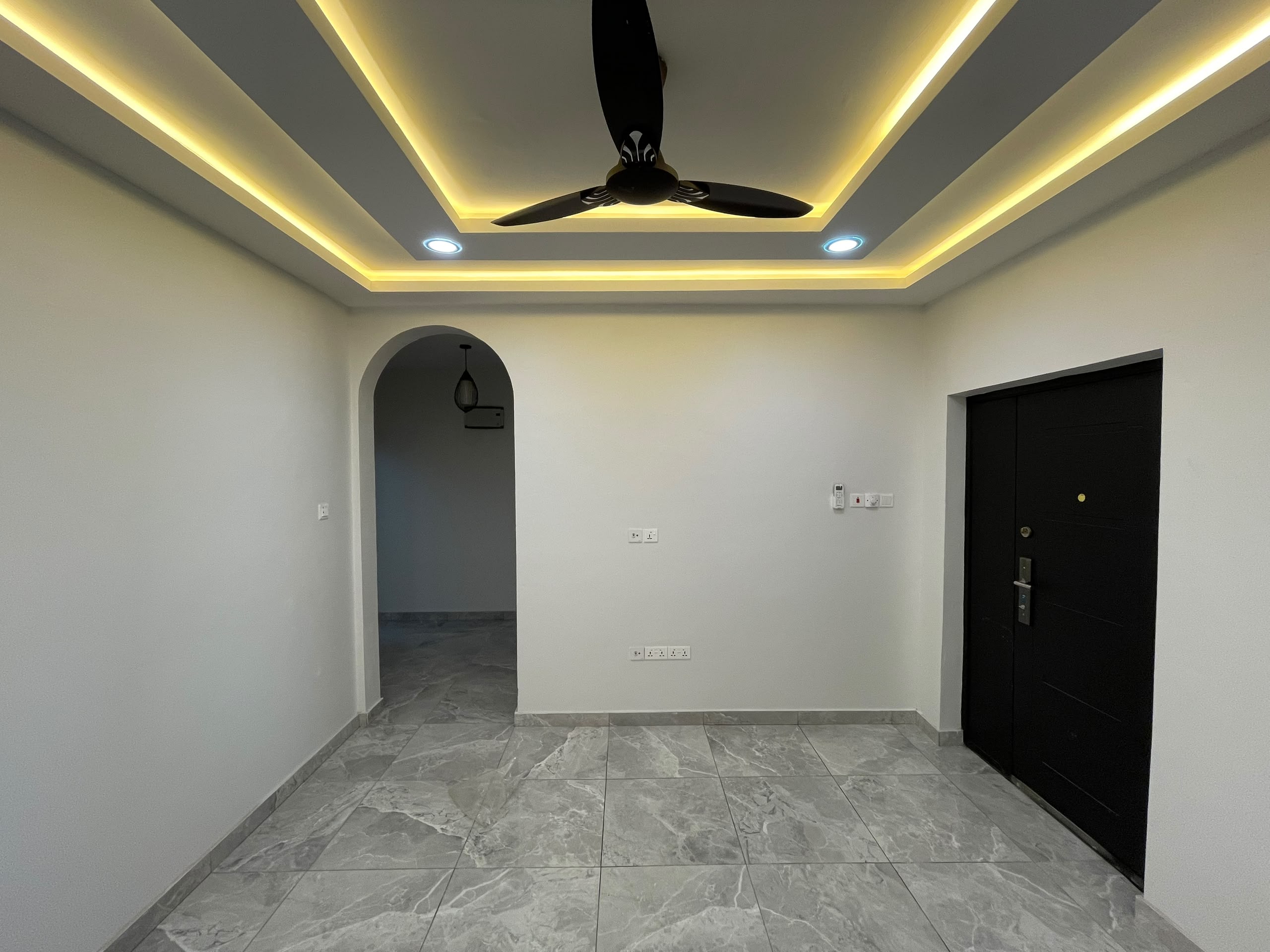 18 UNIT RESIDENTIAL APARTMENT