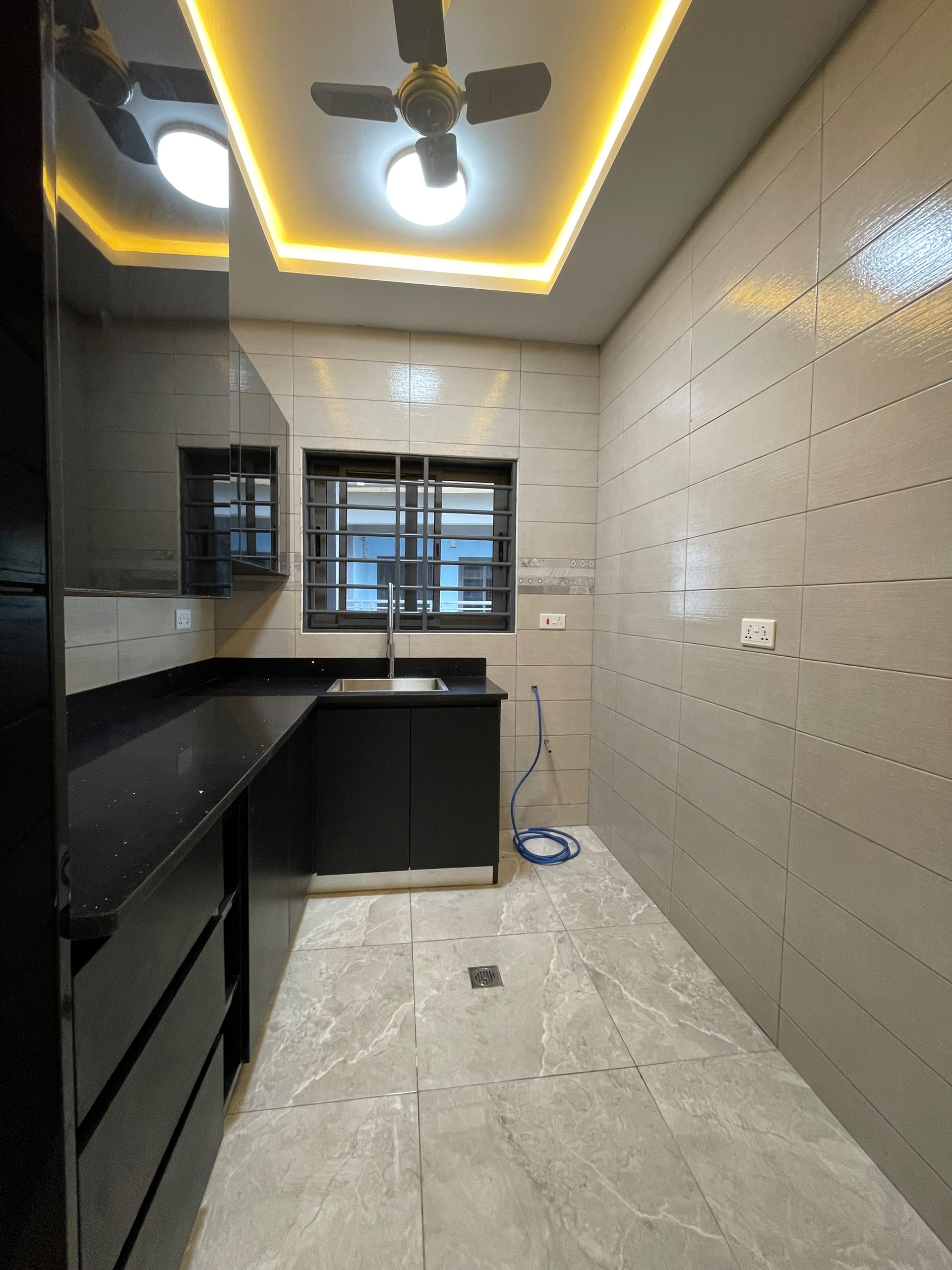 18 UNIT RESIDENTIAL APARTMENT